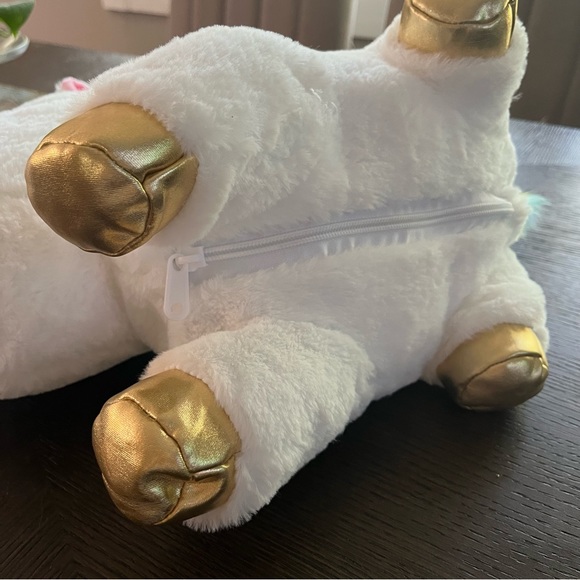 Snug a babies mommy unicorn - Picture 3 of 5